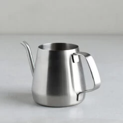 Kinto Pour Over Kettle 430ml Stainless Steel 5 Kinto Pour Over Kettle 430ml Stainless Steel -Geschäft Für Kaffeebedarf 103188 103188 kinto pour over kettle 430ml stainless steel 2
